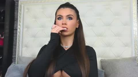 Gabriela online show from 12-05-25, 08:23