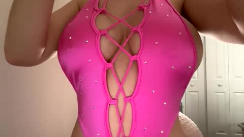 Snapshot of roseyla1 chatting on 02-23-26, 07:00 roseyla1 online show from 02-23-26, 07:00