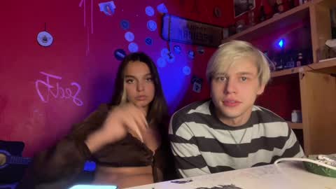 Snapshot of roshelle_xxx chatting on 12-03-24, 02:27 Roshelle online show from 12-03-24, 02:27