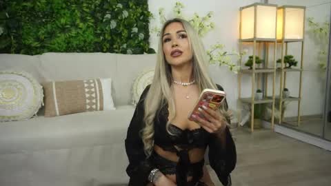 Snapshot of roshen_amira chatting on 05-01-26, 12:54 Amii online show from 05-01-26, 12:54