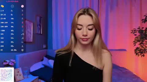 Snapshot of rosie_mac chatting on 06-21-26, 01:08 Rosie online show from 06-21-26, 01:08