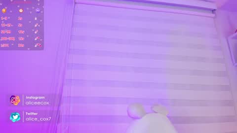 Snapshot of rosse_amyy chatting on 01-10-25, 11:11 online show from 01-10-25, 11:11