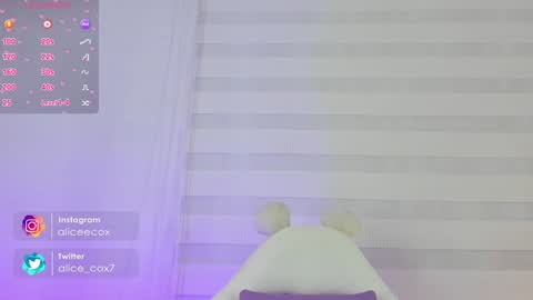 Snapshot of rosse_amyy chatting on 01-22-25, 11:12 online show from 01-22-25, 11:12