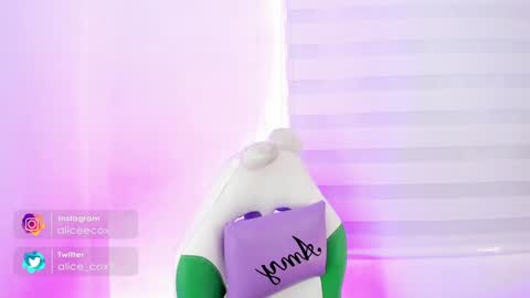 Snapshot of rosse_amyy chatting on 01-31-25, 02:17 online show from 01-31-25, 02:17