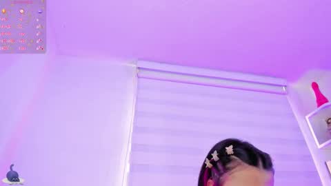 Snapshot of rosse_amyy chatting on 09-08-25, 07:13 online show from 09-08-25, 07:13