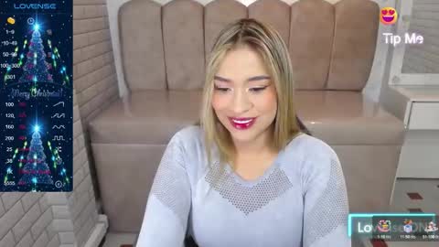 Snapshot of rosse_jeane_v chatting on 12-14-25, 01:16 rosse jeane v online show from 12-14-25, 01:16