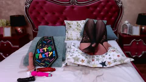 Snapshot of rossecougar_x chatting on 01-28-25, 05:43 Rosse Cougar online show from 01-28-25, 05:43