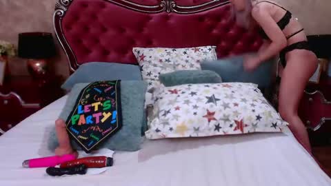 Snapshot of rossecougar_x chatting on 03-12-25, 06:40 Rosse Cougar online show from 03-12-25, 06:40