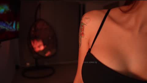 Rossey online show from 02-24-25, 01:35