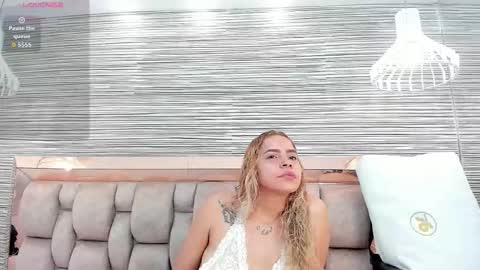 Snapshot of rossy_roose chatting on 02-22-26, 07:01 Rossy online show from 02-22-26, 07:01