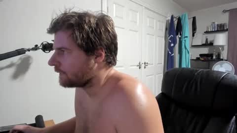 Snapshot of rostungurinn chatting on 01-11-25, 04:27 Rostungur online show from 01-11-25, 04:27