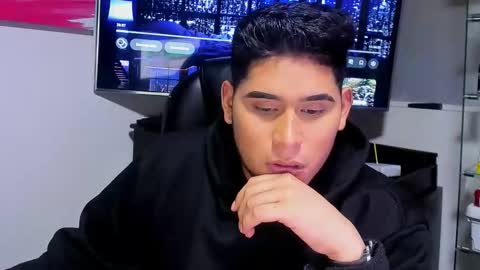 roswall25 online show from 01-10-26, 07:32