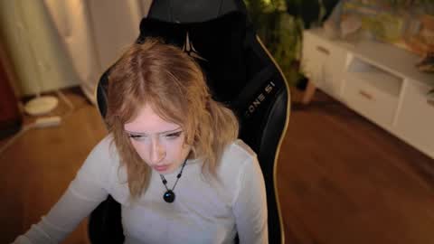 rosy_petal online show from 09-11-25, 11:05