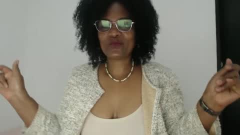 luxa online show from 10-10-25, 02:38