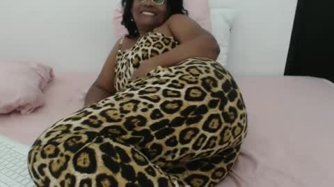 luxa online show from 10-11-25, 02:44