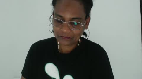 luxa online show from 10-28-25, 07:49