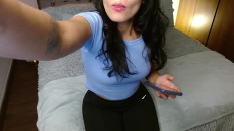 Rouss marie henao  online show from 12-24-24, 04:00