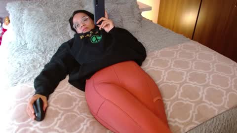 Rouss marie henao  online show from 12-29-24, 05:33