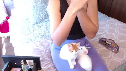 Rouss marie henao  online show from 01-01-25, 05:33