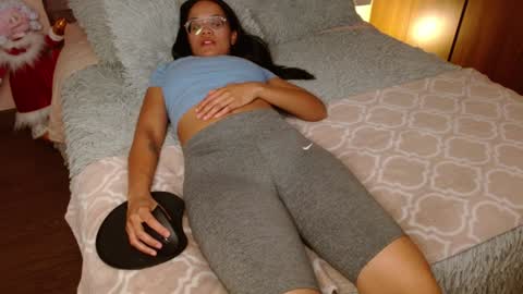 Rouss marie henao  online show from 01-04-25, 02:25