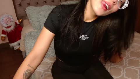 Rouss marie henao  online show from 01-05-25, 07:17