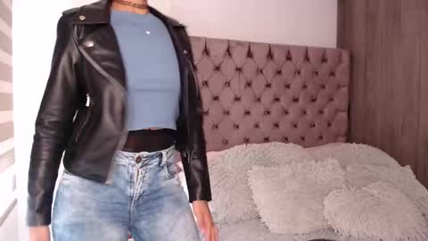 Rouss marie henao  online show from 10-17-25, 02:08