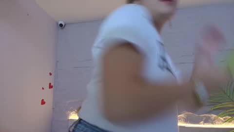Snapshot of rouss_witt chatting on 02-18-25, 02:59 Rouss  online show from 02-18-25, 02:59