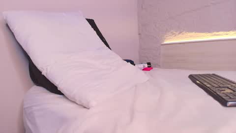 Snapshot of rouss_witt chatting on 02-27-25, 02:53 Rouss  online show from 02-27-25, 02:53