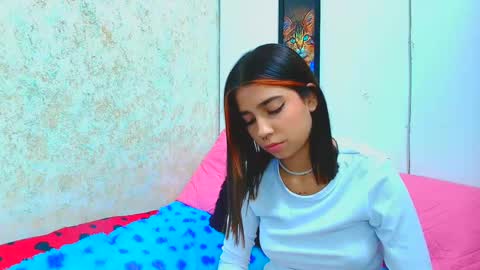 rousse_violet online show from 03-10-25, 11:38