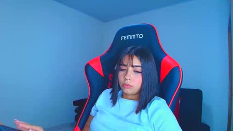 rousse_violet online show from 10-20-25, 10:21