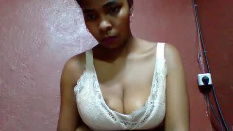 rovaelyah online show from 11-20-25, 06:24