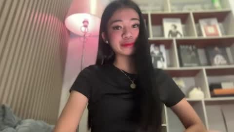 Snapshot of roweena_rodrigo69x chatting on 07-17-26, 08:43 roweena online show from 07-17-26, 08:43