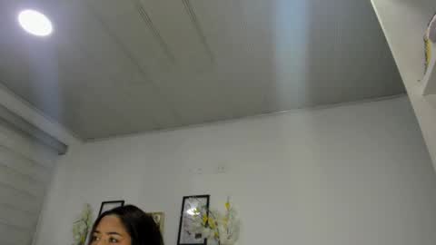 Snapshot of roxan_ne chatting on 12-31-24, 02:08 Roxx online show from 12-31-24, 02:08