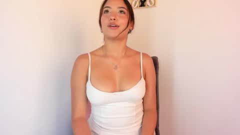 Snapshot of roxan_ne chatting on 03-10-25, 07:18 Roxx online show from 03-10-25, 07:18