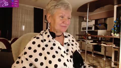 Roxana online show from 12-29-24, 04:40