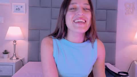 Snapshot of roxana_mill chatting on 10-11-25, 06:39 Roxana   online show from 10-11-25, 06:39