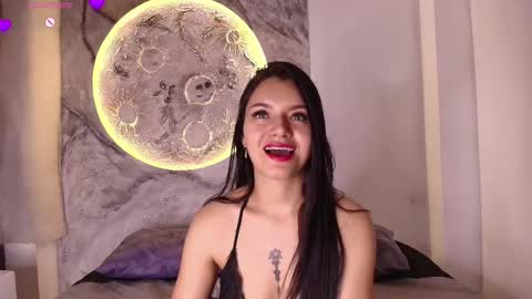 roxanaborns online show from 11-18-25, 03:27