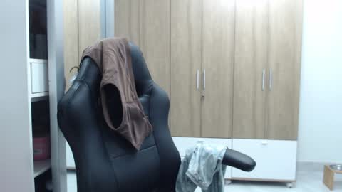 Snapshot of roxanalove7 chatting on 02-05-25, 02:08 Roxana online show from 02-05-25, 02:08