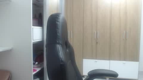 Snapshot of roxanalove7 chatting on 02-20-25, 01:03 Roxana online show from 02-20-25, 01:03