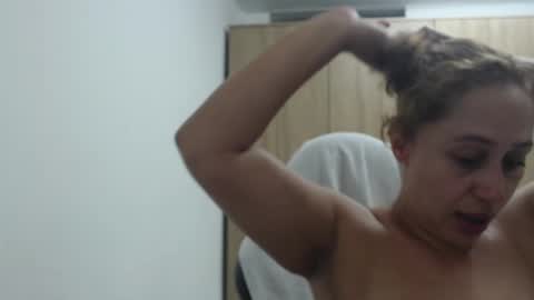 Snapshot of roxanalove7 chatting on 09-23-25, 02:25 Roxana online show from 09-23-25, 02:25