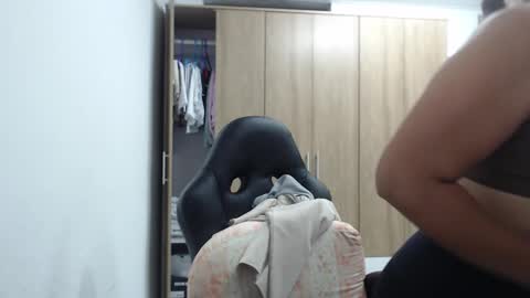 Roxana online show from 11-06-25, 01:39