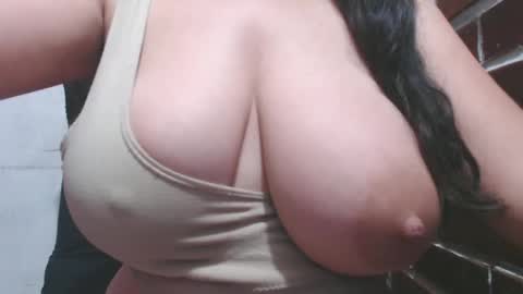Snapshot of roxanbahottt chatting on 12-19-24, 12:45 roxxy online show from 12-19-24, 12:45