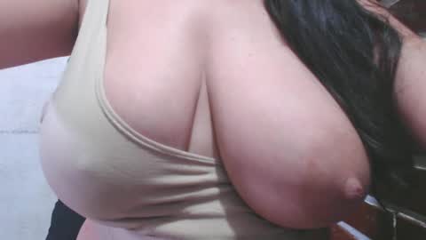 Snapshot of roxanbahottt chatting on 01-13-25, 07:10 roxxy online show from 01-13-25, 07:10
