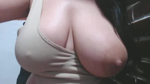 Snapshot of roxanbahottt chatting on 03-10-25, 01:21 roxxy online show from 03-10-25, 01:21
