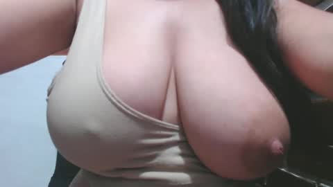 Snapshot of roxanbahottt chatting on 03-11-25, 09:45 roxxy online show from 03-11-25, 09:45