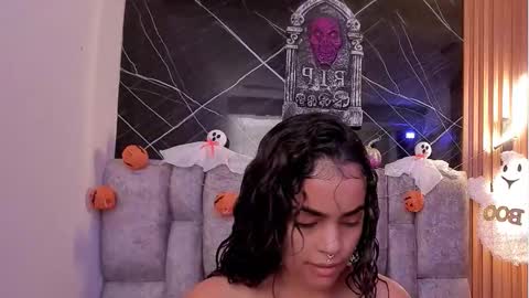 Roxanna online show from 10-11-25, 11:20
