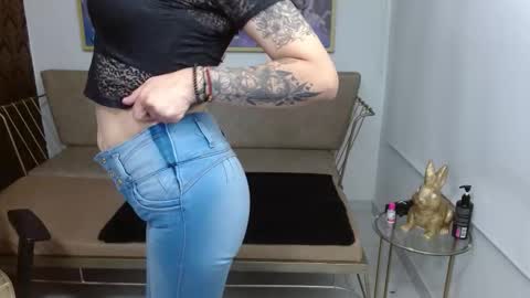 Roxanne online show from 11-04-25, 08:08