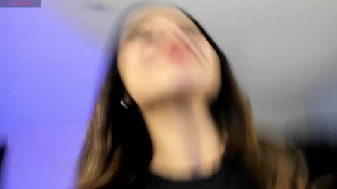 Roxanne Hill  online show from 11-23-25, 05:57