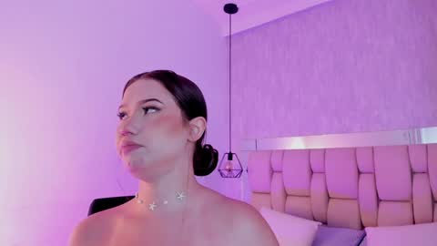 Snapshot of roxie_summers chatting on 01-05-25, 07:17 Roxie online show from 01-05-25, 07:17