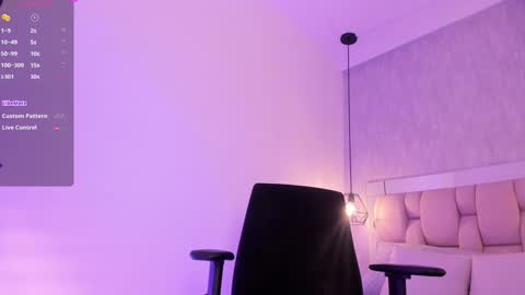 Snapshot of roxie_summers chatting on 01-30-25, 08:53 Roxie online show from 01-30-25, 08:53